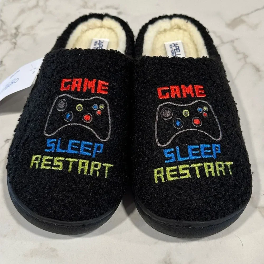 Capellini Kids Gamer Themed Slippers Indoor NEW Size 3/4 Black Faux Fur Medium